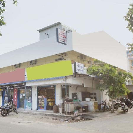 צ'נאי Hotel Yadvik מראה חיצוני תמונה